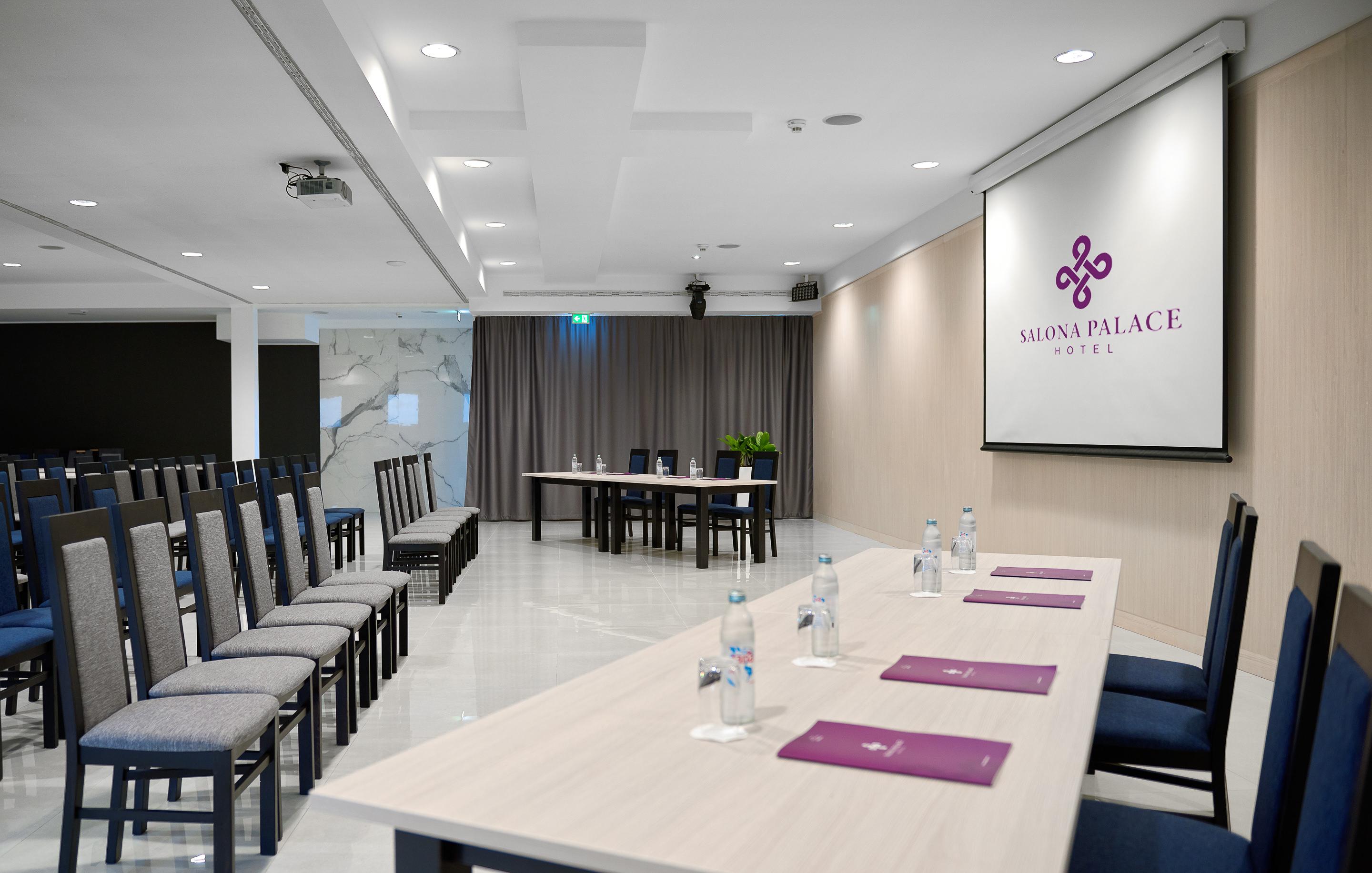 Hotel Salona Palace Bagian luar foto
