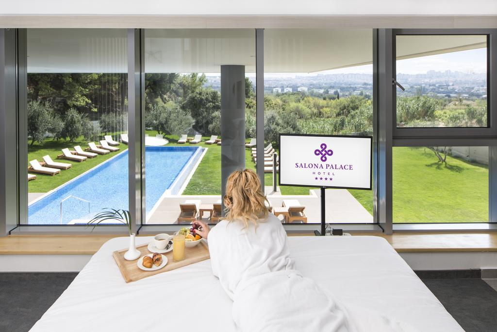 Hotel Salona Palace Bagian luar foto
